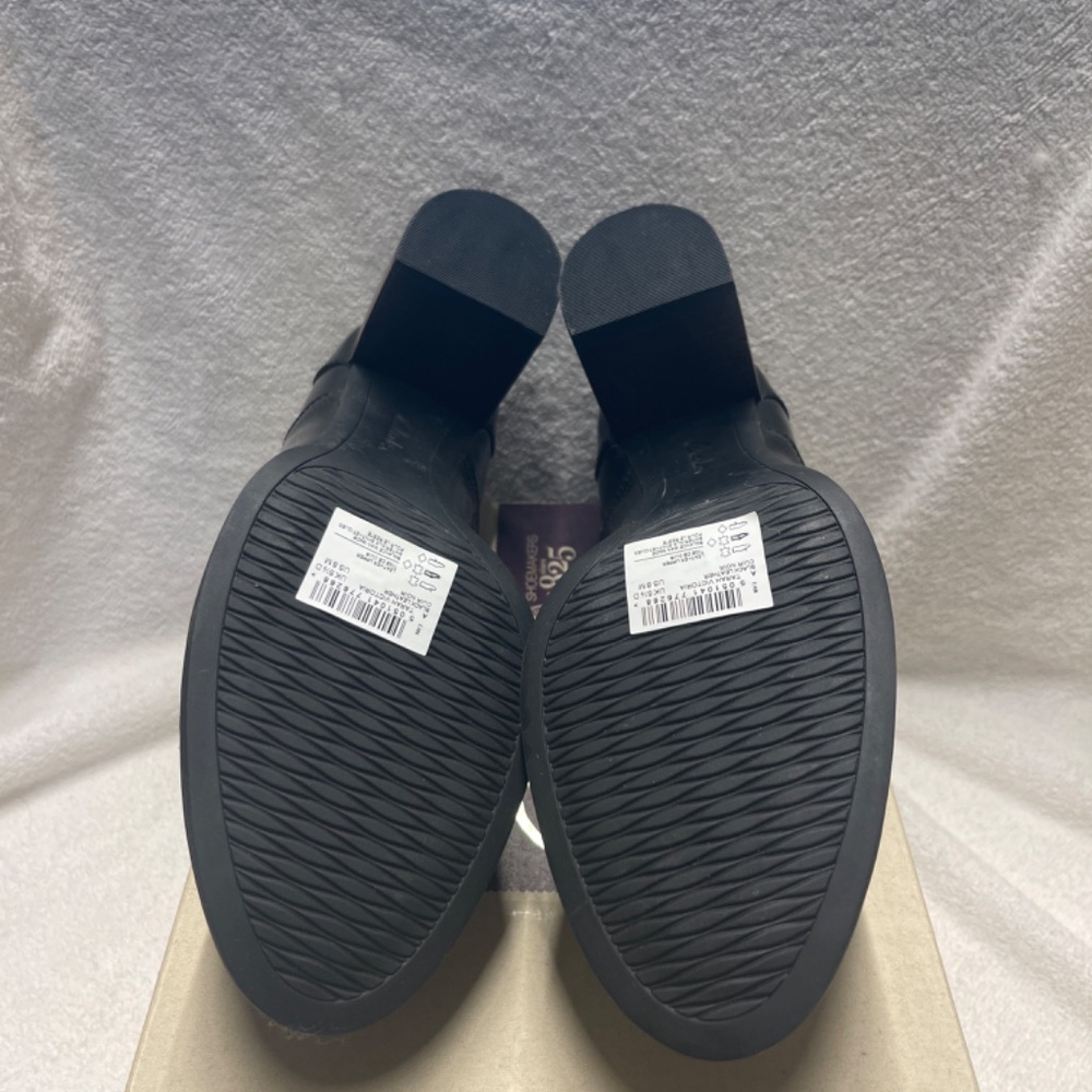 Clarks - Picture 7 of 9